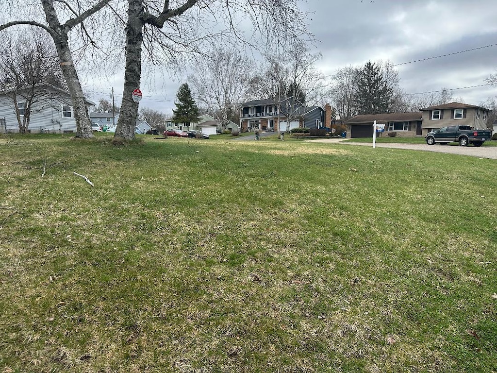 171 Sherwood Dr, Battle Creek, MI 49015 - photo 2