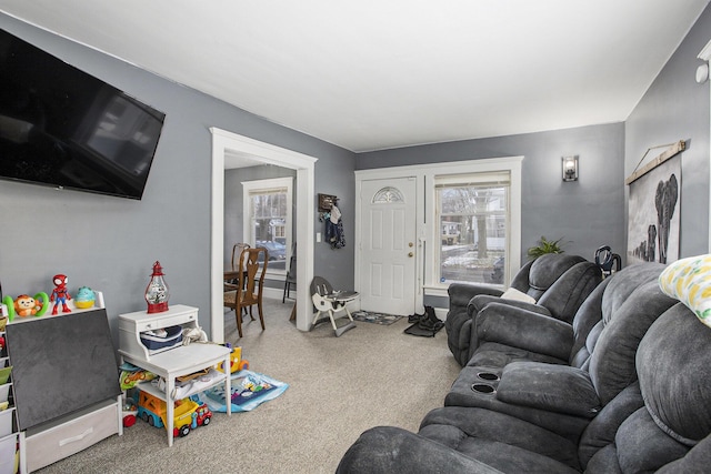 living area with carpet