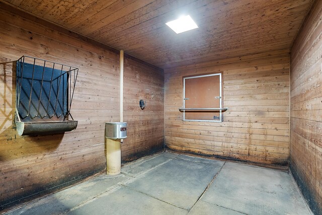 6130 Eidson Rd, Saint Joseph, MI 49085 - view of horse barn
