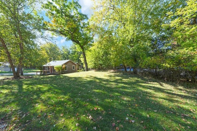 306 Eubank St, Novi, MI 48377 - view of green lawn