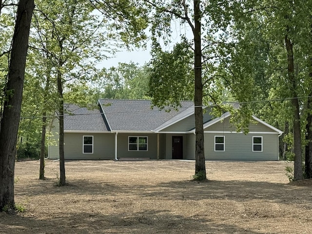 4745 Keith Rd, Hillsdale, MI 49242 - view of front facade with a shingled roof