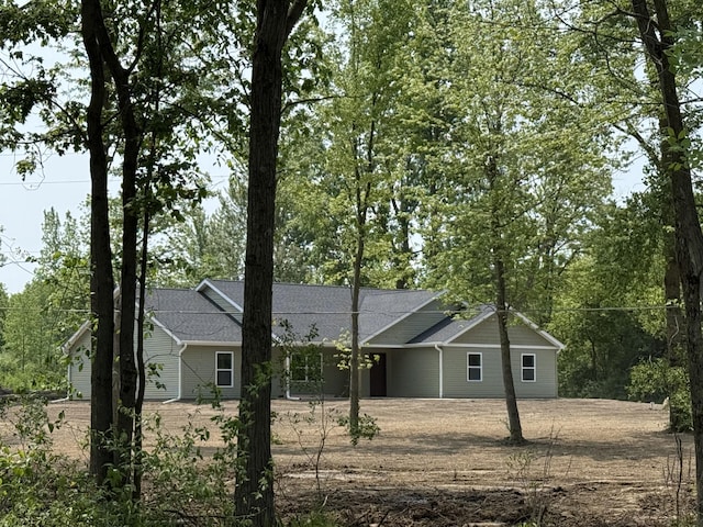 4745 Keith Rd, Hillsdale, MI 49242 - view of front facade with a shingled roof