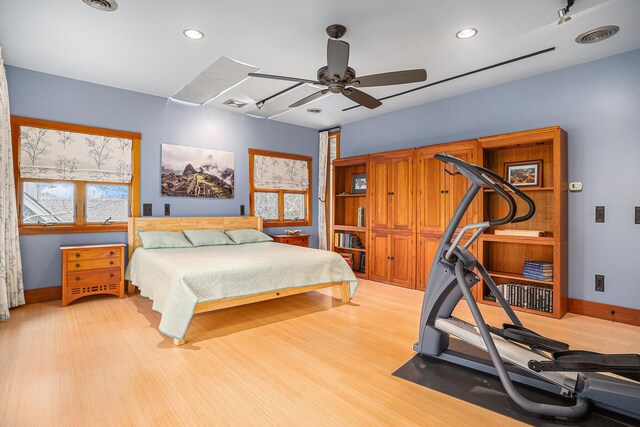 6993 S Lakeshore Dr, Pentwater, MI 49449 - bedroom featuring light wood-style floors, baseboards, visible vents, and recessed lighting