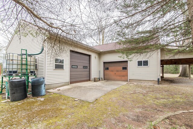 9675 Nabozny Dr, Milan, MI 48160 - view of garage