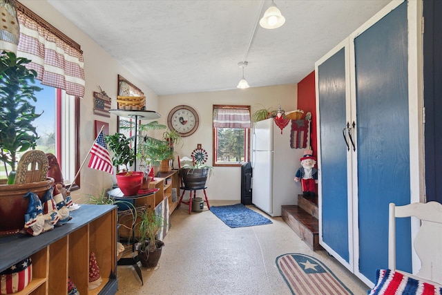 846 Morton Rd, Horton, MI 49246 - foyer entrance with baseboards