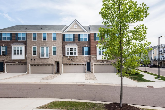 2825 Ridington Rd, Ann Arbor, MI 48105 - multi unit property with a garage and driveway