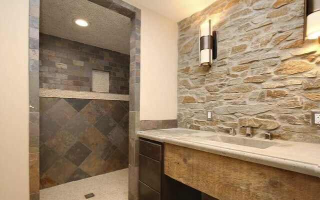44 Lafayette Ave NE Unit 6, Grand Rapids, MI 49503 - full bath featuring a tile shower and vanity