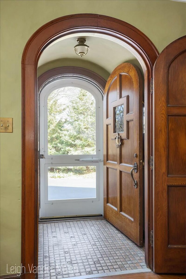 3020 Fulton St SE, Grand Rapids, MI 49506 - entryway featuring arched walkways and healthy amount of natural light