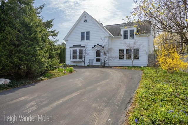 3020 Fulton St SE, Grand Rapids, MI 49506 - view of front of property featuring asphalt driveway