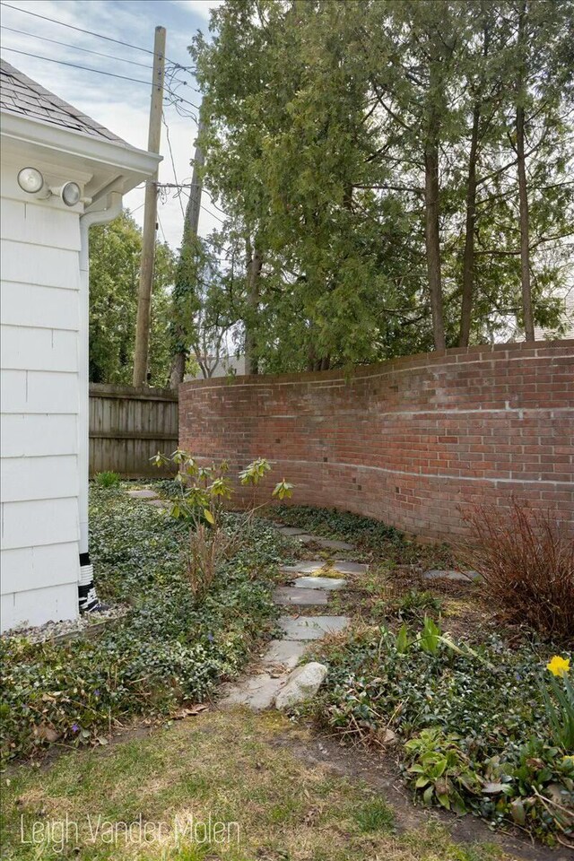 3020 Fulton St SE, Grand Rapids, MI 49506 - view of yard with fence