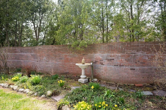 3020 Fulton St SE, Grand Rapids, MI 49506 - view of yard featuring fence