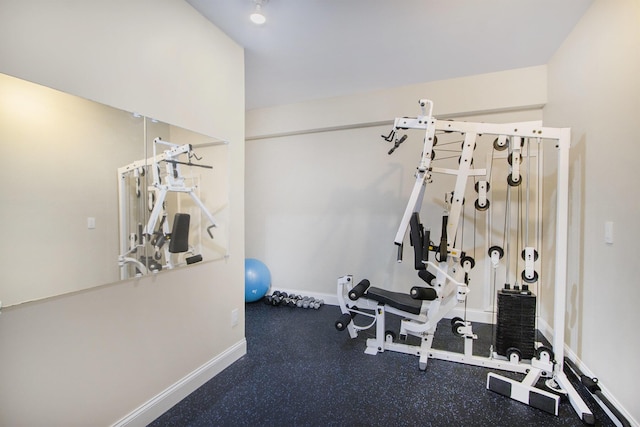 5371 S 4th St, Kalamazoo, MI 49009 - workout room featuring baseboards