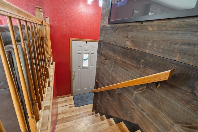 8524 E B Ave, Richland, MI 49083 - foyer entrance featuring wood finished floors and a textured wall