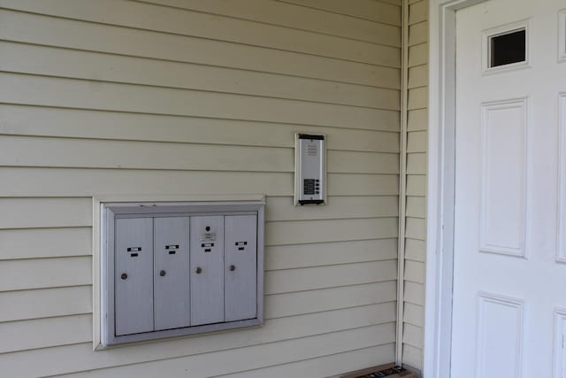 3184 Windcrest Dr # 14, Grand Rapids, MI 49525 - exterior details featuring mail area