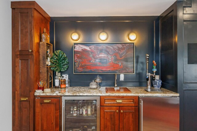 328 E 650 S, La Porte, IN 46350 - bar with indoor wet bar, beverage cooler, and refrigerator