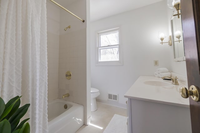 16230 Woodcrest Dr, Spring Lake, MI 49456 - full bath with vanity, toilet, baseboards, visible vents, and shower / bath combination with curtain
