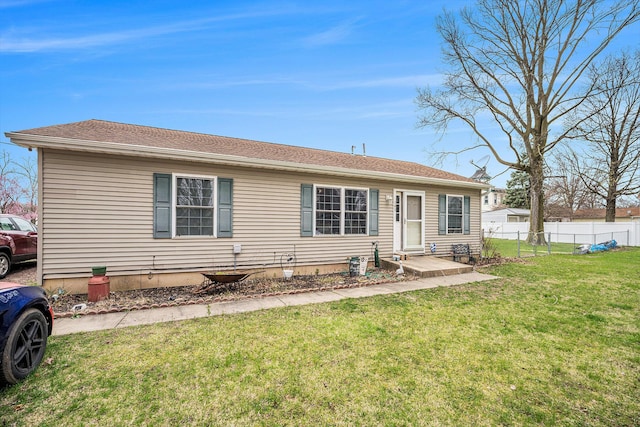 103 S Leeth St, White Pigeon, MI 49099 - view of front of property with a front lawn and fence