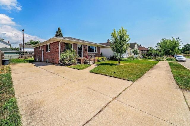 320 Highland St, Wyandotte, MI 48192 - photo 2