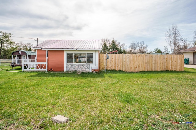 5192 Apache Trl, Harrison, MI 48625 - view of yard featuring fence