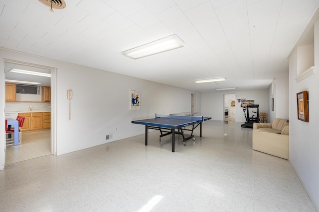 1060 Chestnut St, Ann Arbor, MI 48104 - recreation room featuring a sink and light floors