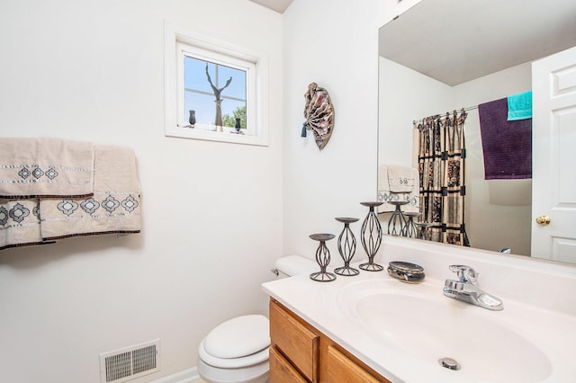 5591 E Grove Dr SE, Grand Rapids, MI 49512 - full bath with vanity and a shower with shower curtain