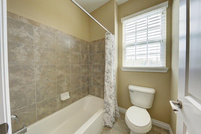 51583 Turnburry Dr, South Lyon, MI 48178 - bathroom featuring toilet, baseboards, and shower / bathtub combination with curtain