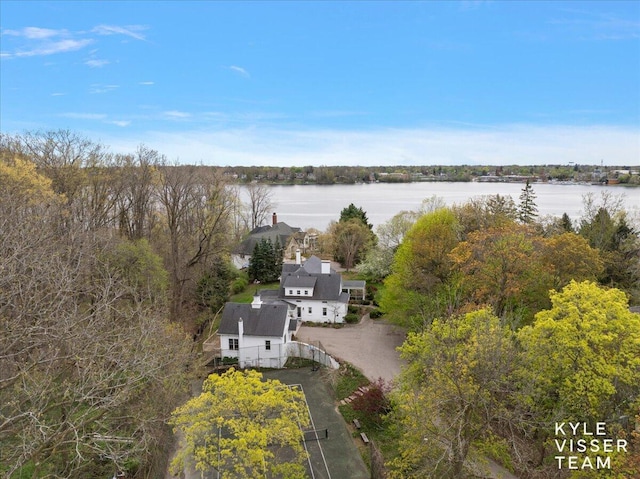 bird's eye view with a water view