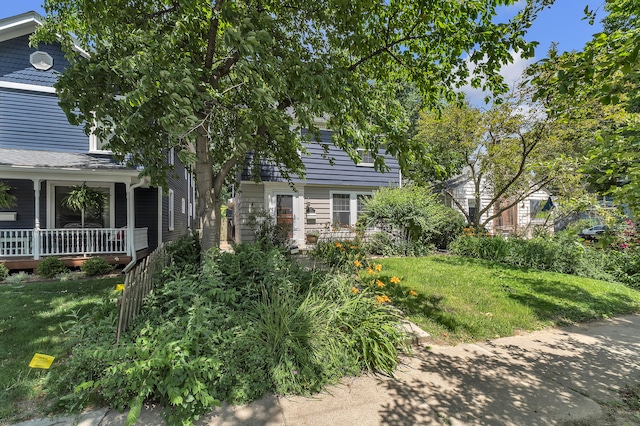 1115 Henry St, Ann Arbor, MI 48104 - view of front of house with a front lawn