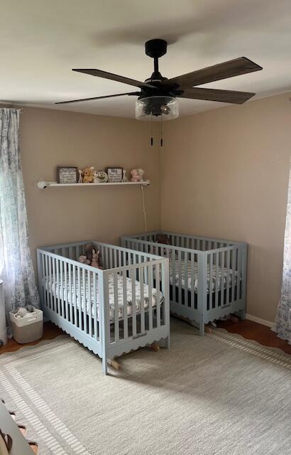 bedroom featuring a ceiling fan
