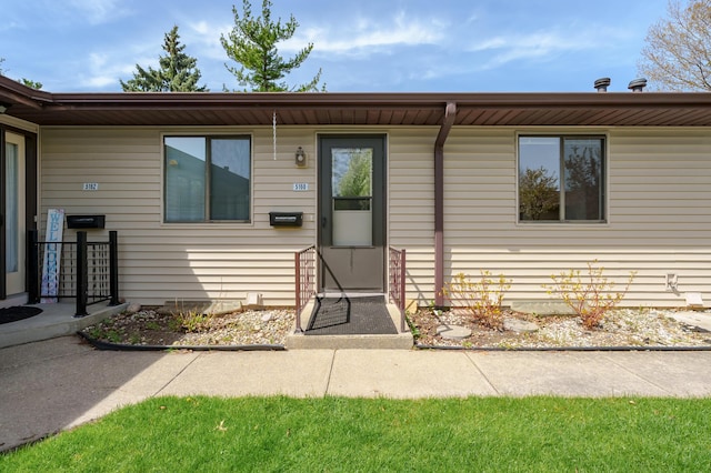 5160 Green Meadow Rd, Kalamazoo, MI 49009 - view of doorway to property