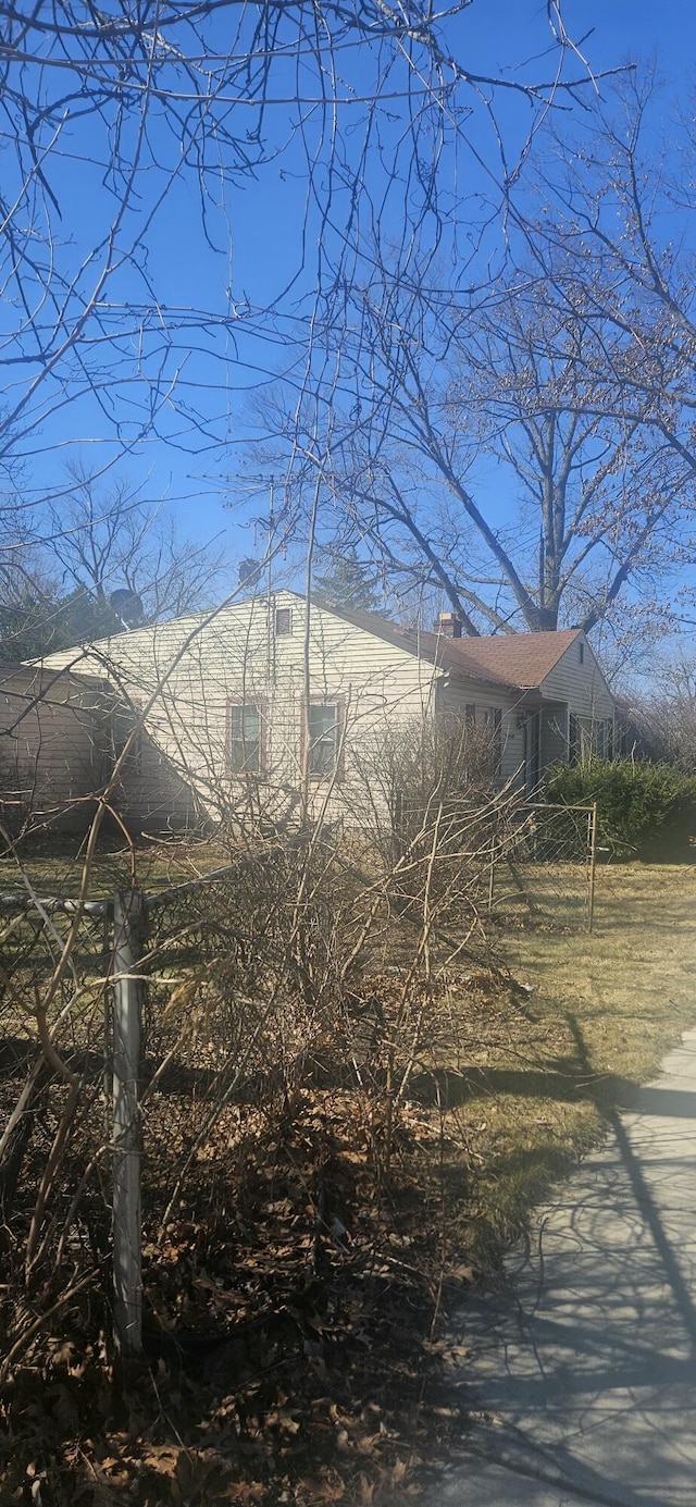 view of home's exterior