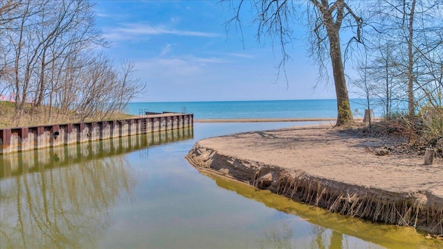 7226 Lakeview Dr, Lexington, MI 48450 - water view