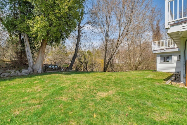 7226 Lakeview Dr, Lexington, MI 48450 - view of green lawn featuring a balcony