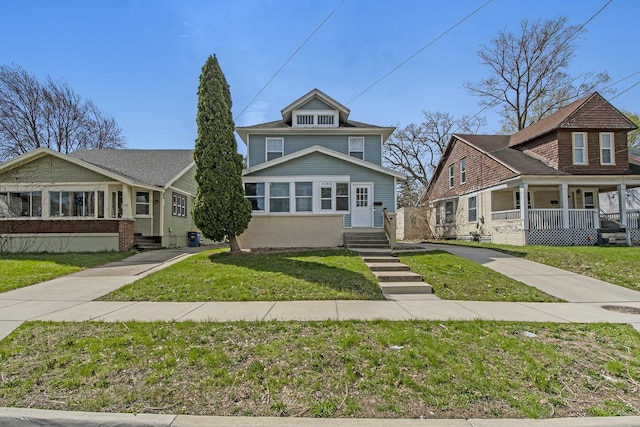 1146 Hall St SE, Grand Rapids, MI 49507 - traditional style home featuring a front yard
