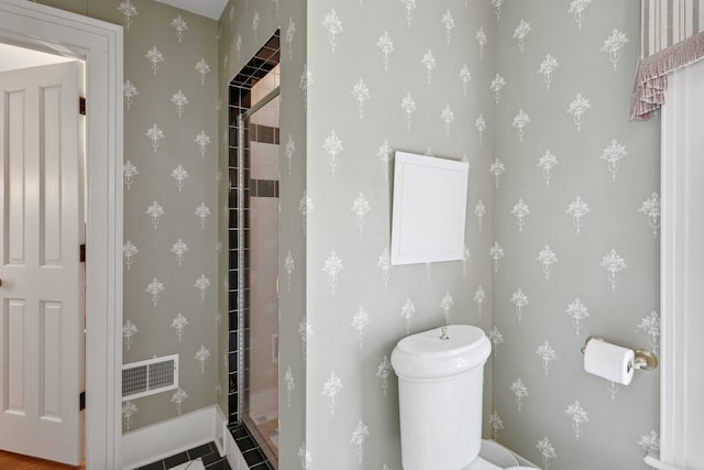 602 N Kalamazoo Ave, Marshall, MI 49068 - full bath featuring toilet and a tile shower