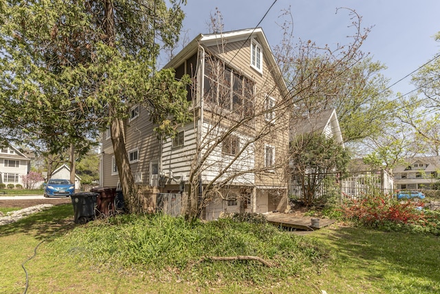 1324 Wells St, Ann Arbor, MI 48104 - view of side of home with a yard