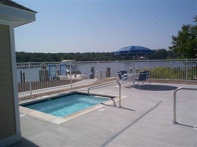 39884 Anchors Way, Saint Joseph, MI 49085