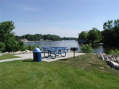 39884 Anchors Way, Saint Joseph, MI 49085
