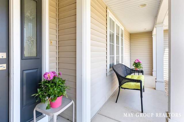 3729 Windshire Dr SE, Grand Rapids, MI 49546 - balcony with covered porch