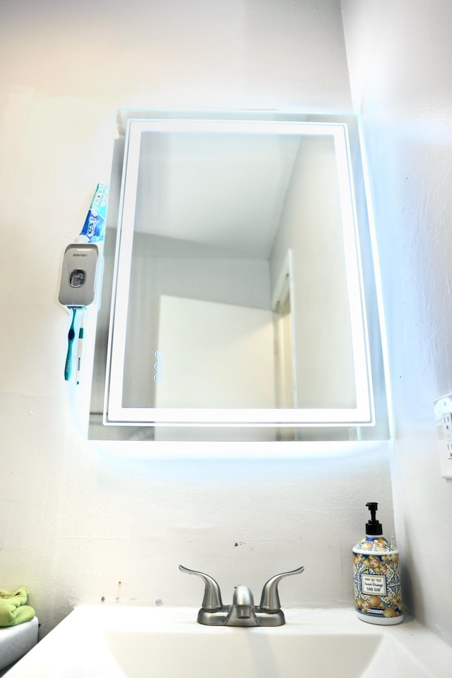 6131 S Mohawk Ave, Ypsilanti, MI 48197 - bathroom featuring a sink