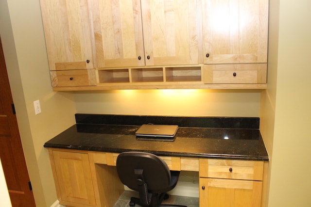 60 Timber Ridge Ct, Milan, MI 48160 - home office with built in desk