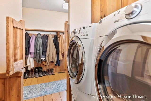 12345 92nd St SE, Alto, MI 49302 - laundry area featuring laundry area and independent washer and dryer