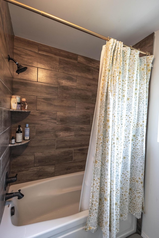 270 Fairway View Dr, Oxford, MI 48371 - bathroom with shower / tub combo with curtain