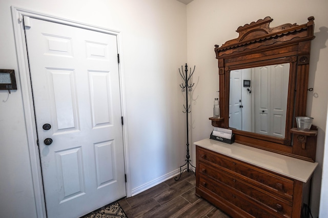 270 Fairway View Dr, Oxford, MI 48371 - entryway with wood finish floors and baseboards