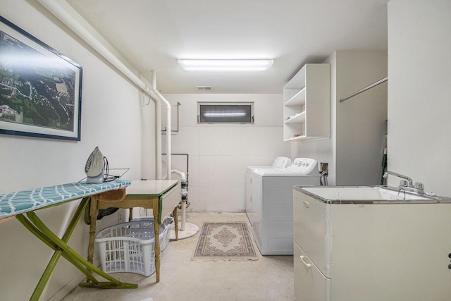 4289 Millpond Dr NE, Rockford, MI 49341 - clothes washing area with washing machine and clothes dryer