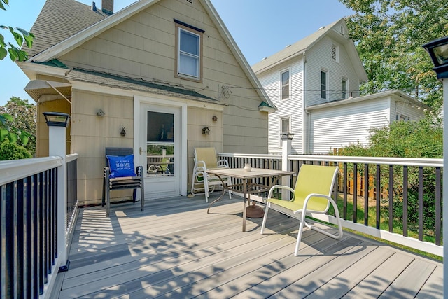 815 Wolcott Ave, Saint Joseph, MI 49085 - deck with outdoor dining space