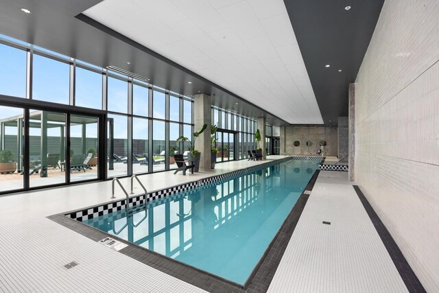144 Oakes St SW Unit 1905, Grand Rapids, MI 49503 - view of community pool