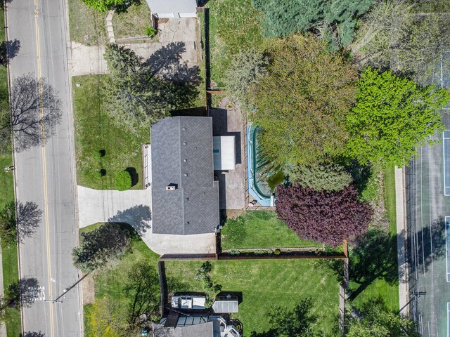 105 N Dr E, Marshall, MI 49068 - drone / aerial view of a pool area