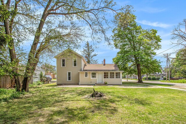 501 E Paw Paw St, Paw Paw, MI 49079 - view of front of house with entry steps and a shingled roof