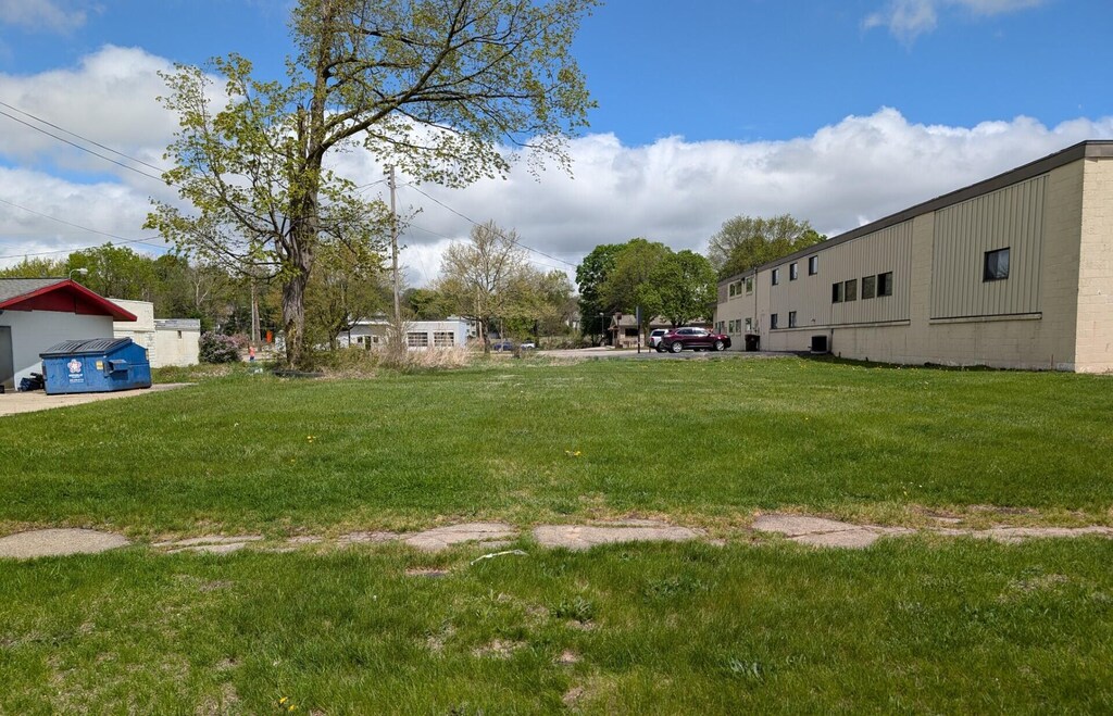 209 Perry St, Albion, MI 49224 - photo 1